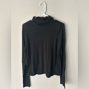 Universal thread Black Long Sleeve Turtleneck Top